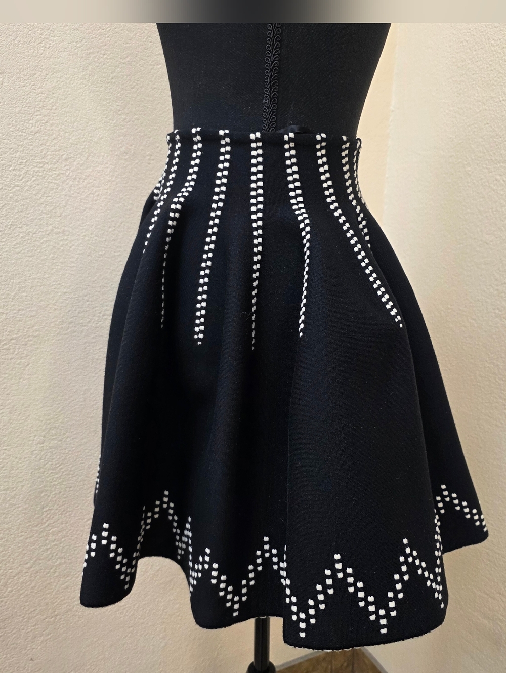 Alaïa Mini Skirt - Picture 2 of 11